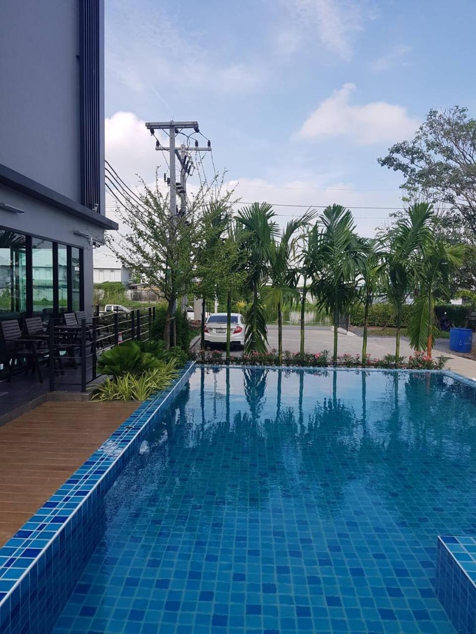 Bangkok Boutique Resort Rangsit Патум Тани Екстериор снимка