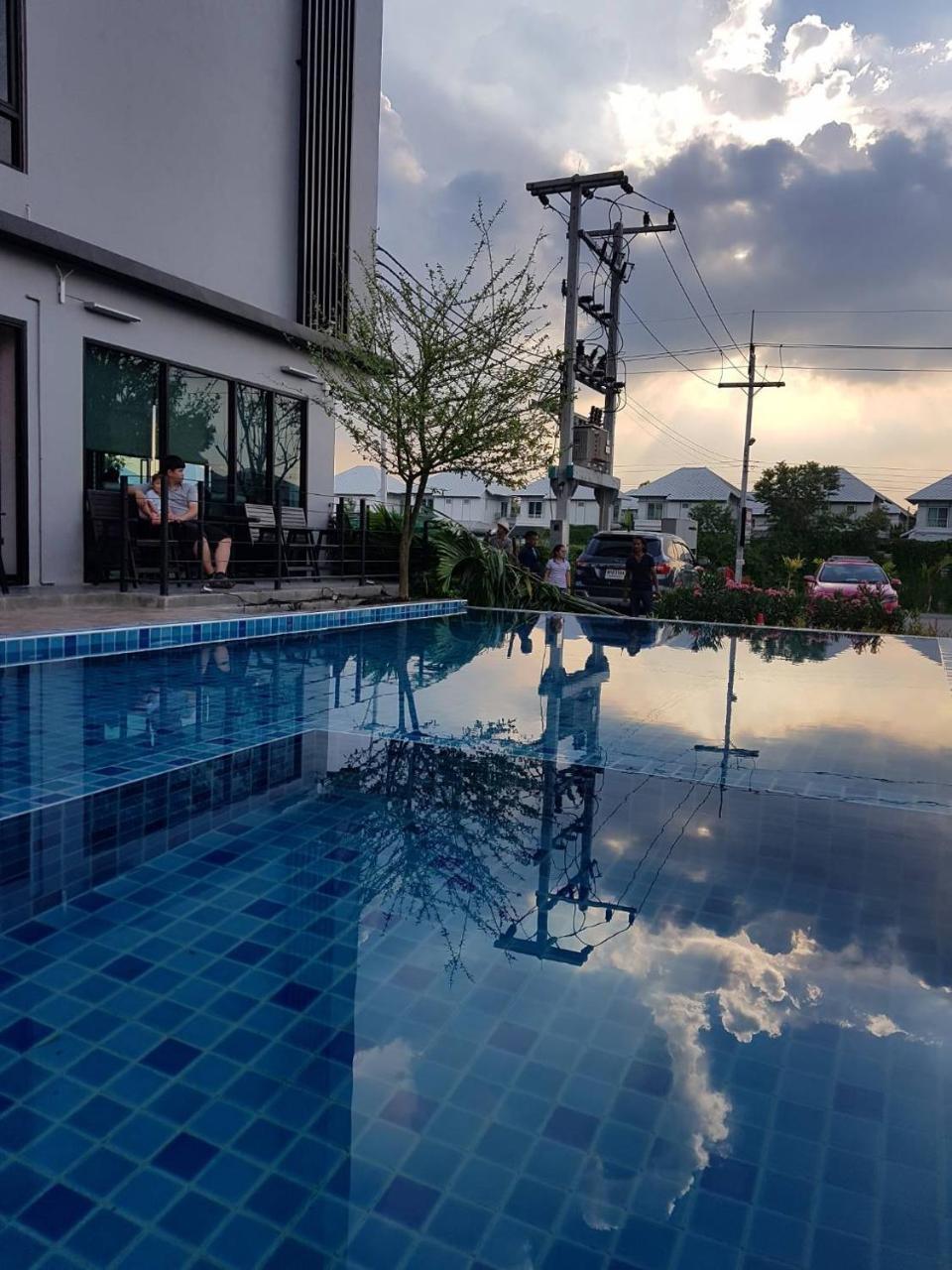 Bangkok Boutique Resort Rangsit Патум Тани Екстериор снимка